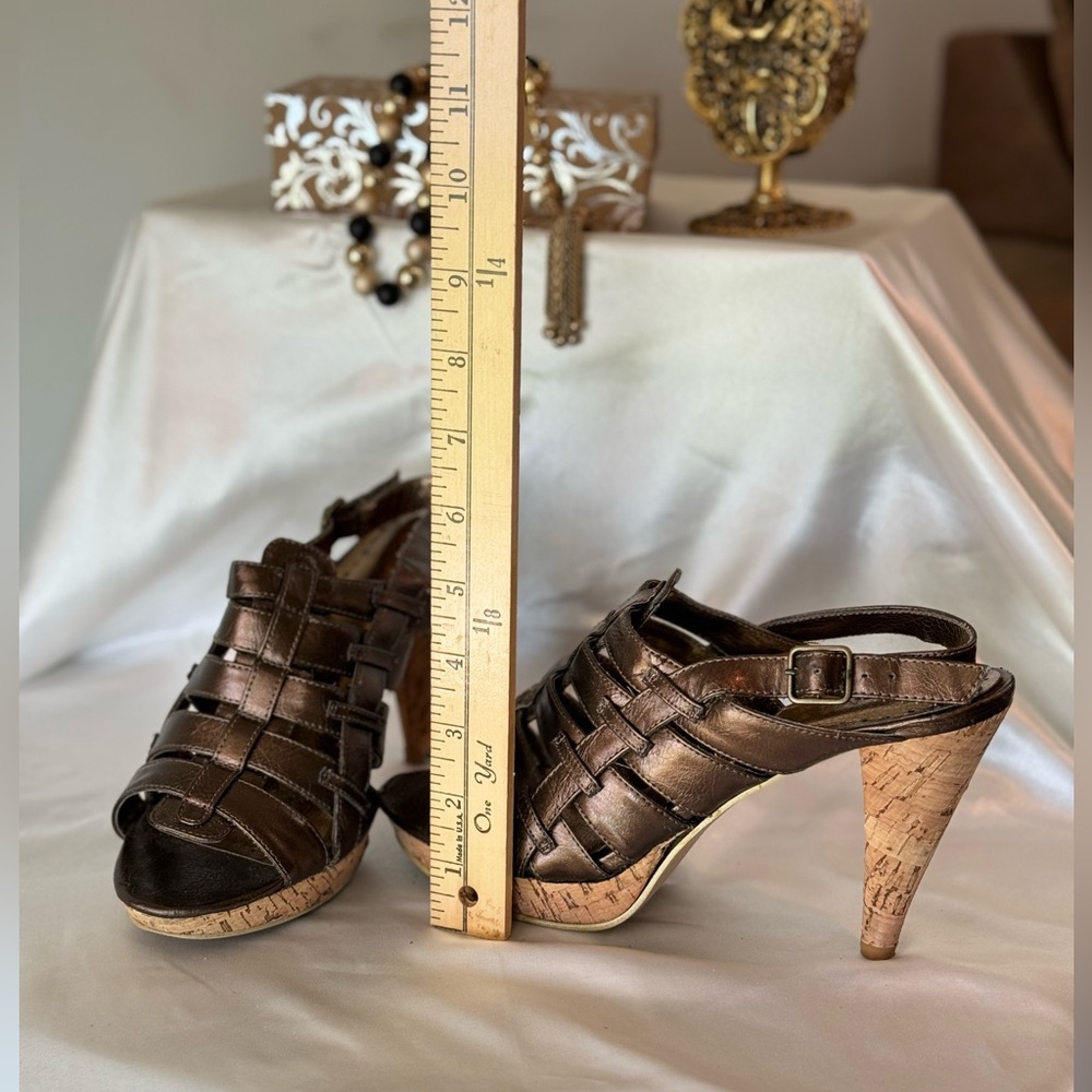 Rampage: Metallic Bronze Heel - Picture 4 of 6